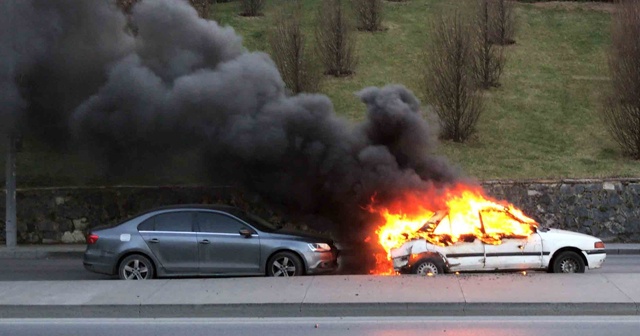 LPG’li otomobil alev alev yandı