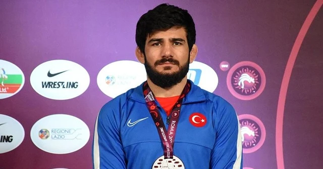 Milli güreşçi Soner Demirtaş Avrupa üçüncüsü oldu