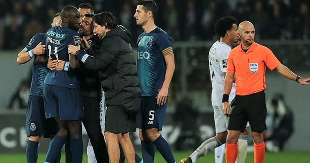 Moussa Marega ırkçı tezahüratlar nedeniyle sahayı terk etti