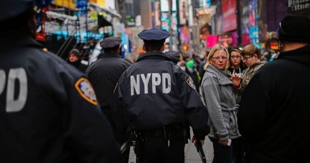 New York&#039;ta polis karakoluna silahlı saldırı!