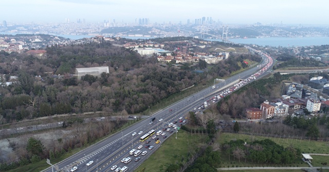 Okulun ilk günü 15 Temmuz Şehitler Köprüsü&#039;nde yoğun trafik