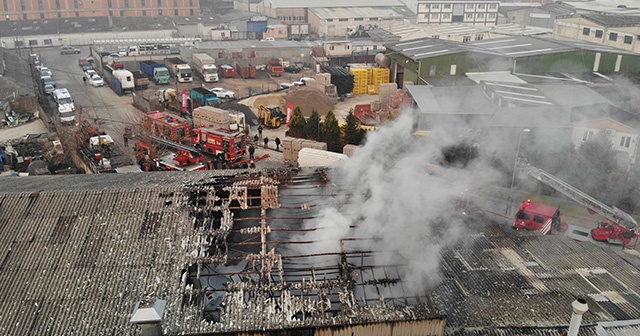 Pendik’te metal kaplama fabrikasında yangın