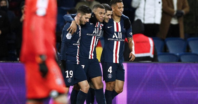 PSG, Dijon&#039;u 4 golle geçti