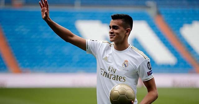 Real Madrid'in 18 yaşındaki yeni transferi: Çocukluk rüyamı gerçekleştirdim