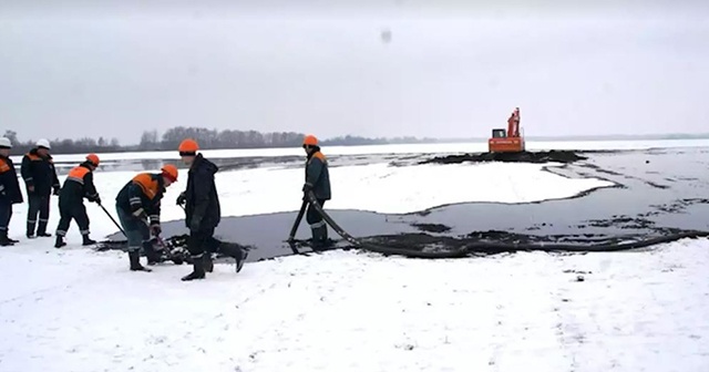 Rusya&#039;nın Belarus&#039;tan geçen petrol boru hattında patlama