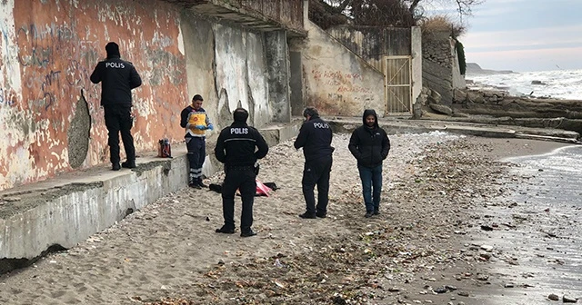 Sahile vurmuş kadın cansız bedeni bulundu