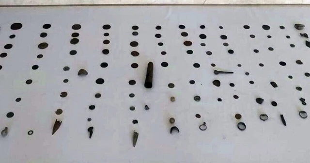Sikke, yüzük, mızrak uçları ele geçirildi