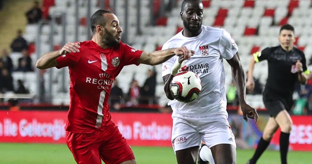 Sivasspor - Antalyaspor rövanş maçının saati değişti