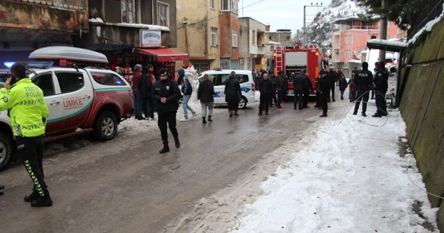 Trabzon’da elektrik trafosu patladı, mahalleli sokağa döküldü