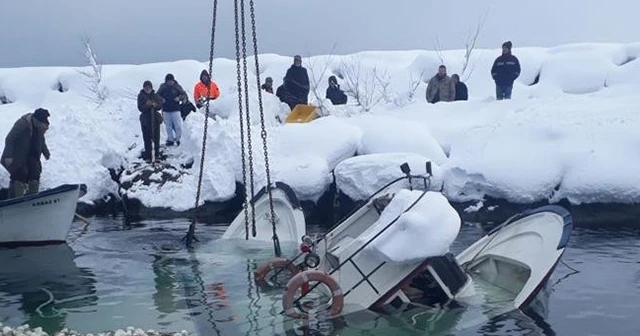 Trabzon'da kar iki tekneyi batırdı