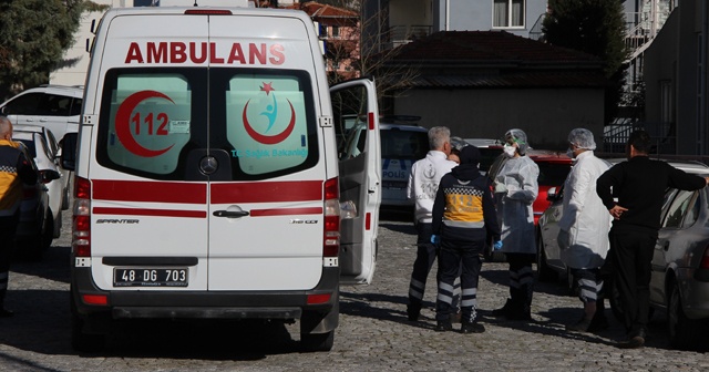 Üniversitede içinde beyaz madde olan zarf paniği