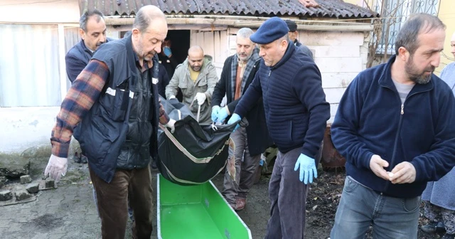 Yaşlı kadın evinde ölü bulundu