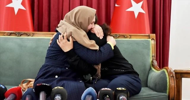 6 yıllık özlemin ardından evladına kavuştu