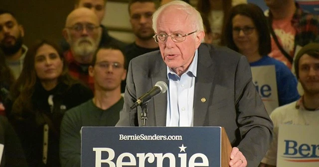 ABD'de Demokrat aday adayı Sanders BAE yönetimi için 'diktatörlük' ifadesini kullandı