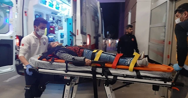 Adıyaman'da 2 araç çarpıştı, 4 kişi yaralandı
