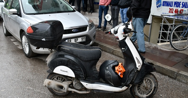 Aksaray&#039;da otomobil motosiklete çarptı: 1 yaralı