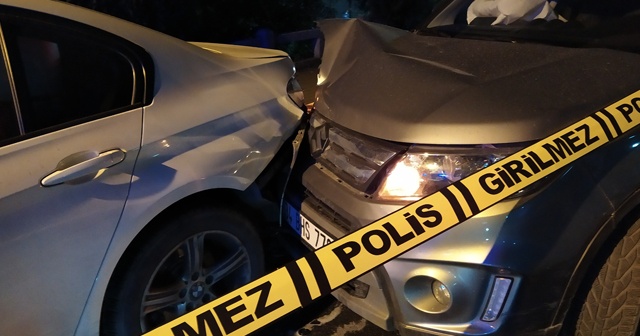 Alkollü sürücü park halindeki lüks otomobile çarptı: 1 yaralı