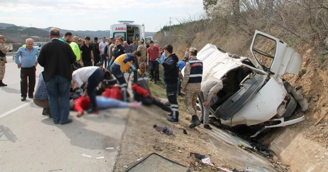 Amasya’da minibüs şarampole yuvarlandı