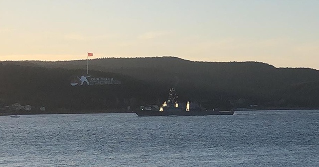 Amerikan savaş gemisi Çanakkale Boğazı&#039;ndan geçti
