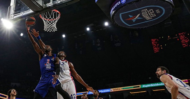 Anadolu Efes liderliğini sürdürdü