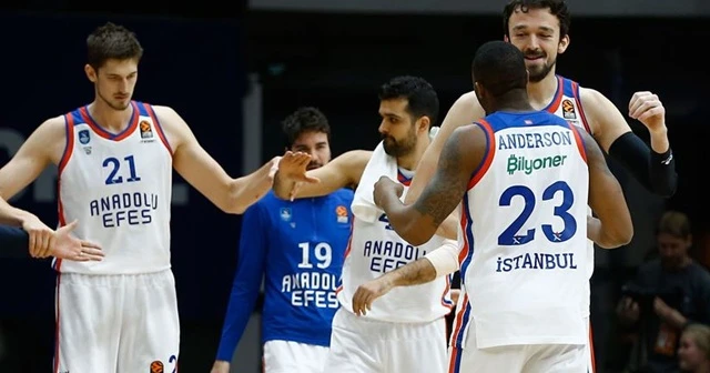 Anadolu Efes, Maccabi FOX deplasmanında