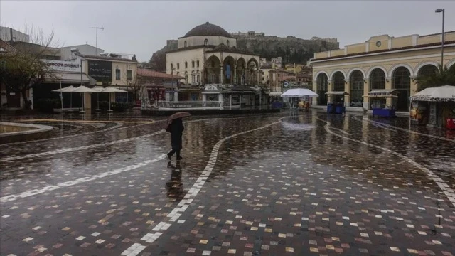 Atina Kovid-19 önlemleri nedeniyle &#039;hayalet kent&#039;e döndü