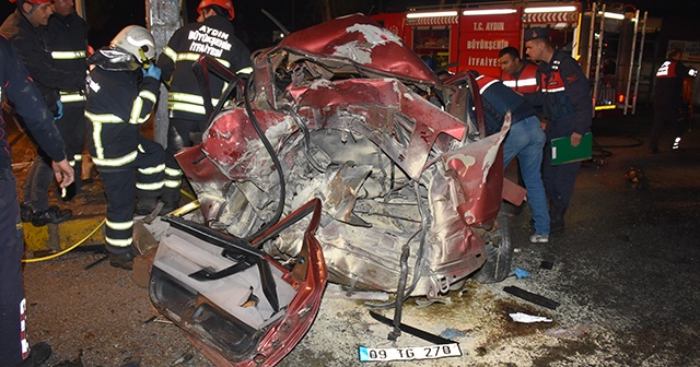 Aydın&#039;da otomobil ile kamyonet çarpıştı: 1 ölü, 2 yaralı