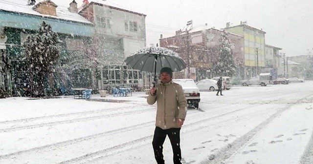 Baharın ilk günlerinde vatandaşlara kar sürprizi