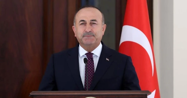 Bakan Çavuşoğlu&#039;ndan &#039;Evde kal&#039; paylaşımı