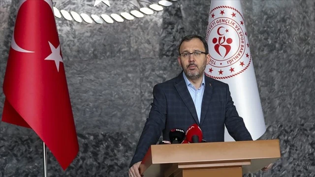 Bakan Kasapoğlu açıkladı: Ligler ertelendi