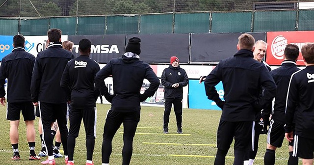 Beşiktaş&#039;ta teknik ekip ve futbolculara koronavirüs testi yapılacak