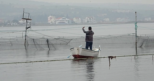 Binlerce yıllık yöntemle günde 1 ton balık yakalıyorlar