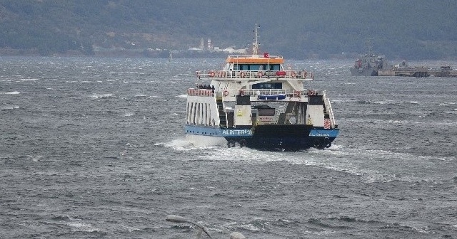 Bozcaada feribot seferleri haftada 2 güne düşürüldü