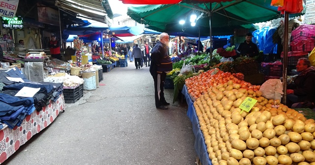 Bursa&#039;nın tarihi pazarı boş kaldı