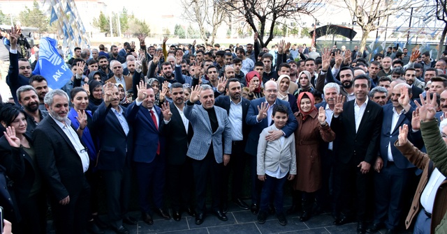Diyarbakır&#039;da AK Parti&#039;ye dev katılım