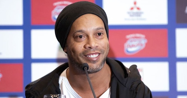Eski yıldız futbolcu Ronaldinho tutuklandı