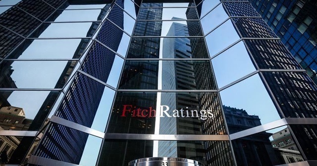 Fitch Kovid-19 nedeniyle küresel büyüme tahminini düşürdü