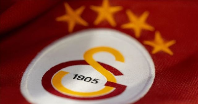Galatasaray&#039;a büyük müjde! Bir yıl daha kalıyor
