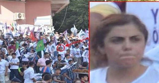 Görevden alınan HDP&#039;li Belediye Başkanı güvenlik güçlerine saldırıda bulunulan eyleme katılmış