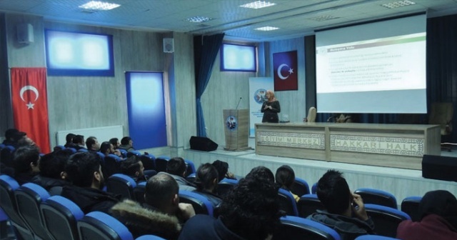 Hakkari emniyet personeline korona virüs semineri