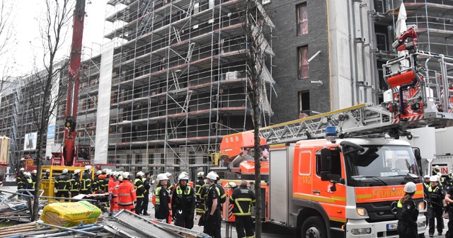 Hamburg&#039;da iskele çöktü: 1 ölü, 8 yaralı