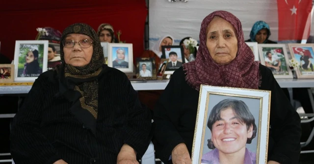HDP önündeki evlat nöbetine bir aile daha katıldı