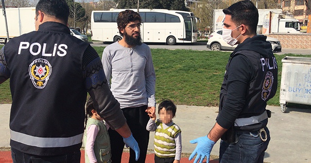 İstanbul’da polisle vatandaş arasındaki ilginç diyaloglar kamerada