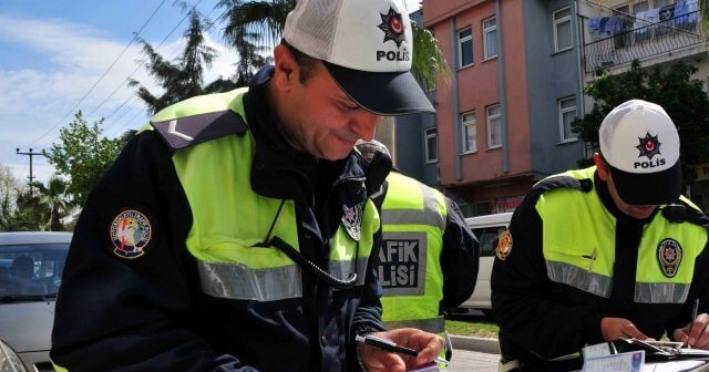 İstanbul Emniyet Müdürlüğü, koronavirüs yasaklarına uymayanlara ceza yağdırdı