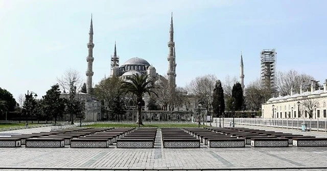 İstanbul sokaklarında koronavirüs sakinliği