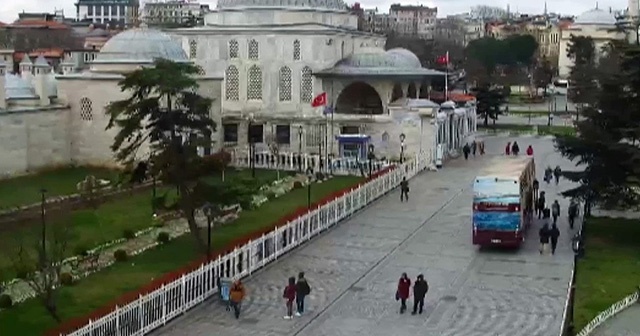 İstanbul’un meydanları boş kaldı