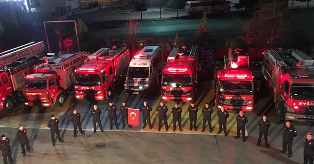 İtfaiyecilerden sağlıkçılara 'alkışlı ve sirenli' destek