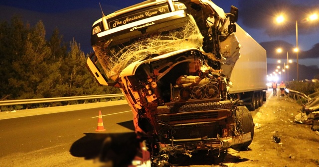 İzmir&#039;de feci kaza: 1 ölü, 1 yaralı