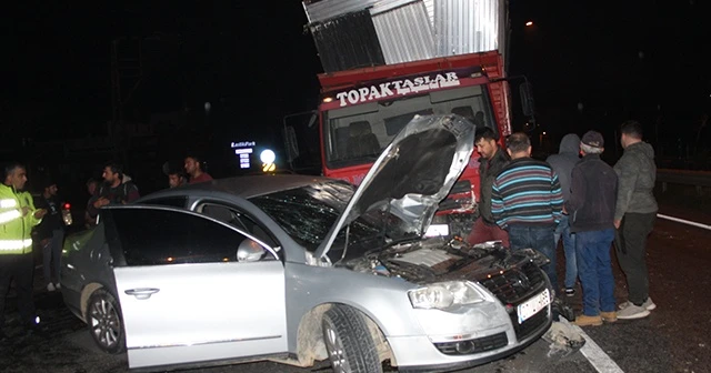 Karayoluna ters yönden çıkarak kamyon ile çarpıştı