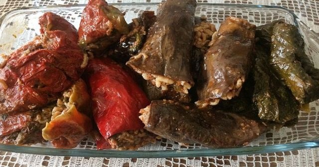 Karışık kuru dolma tarifi ekşili sumaklı, Ekşili tam tadında nefis bir lezzet olan sumaklı karışık kuru dolma tarifi